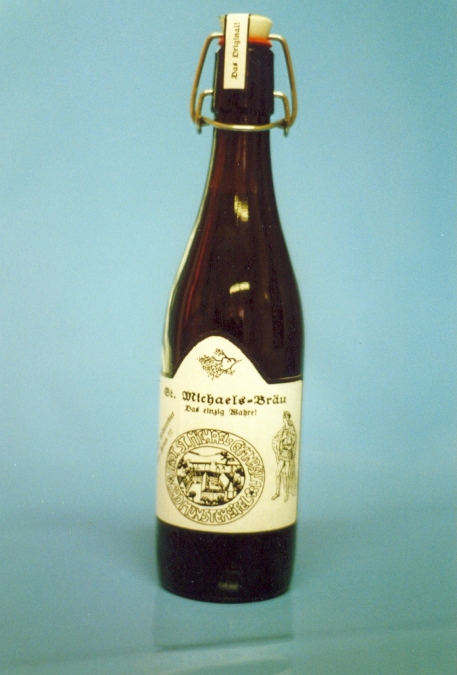 Eine Flasche des leckeren St. Michaels-Bräus