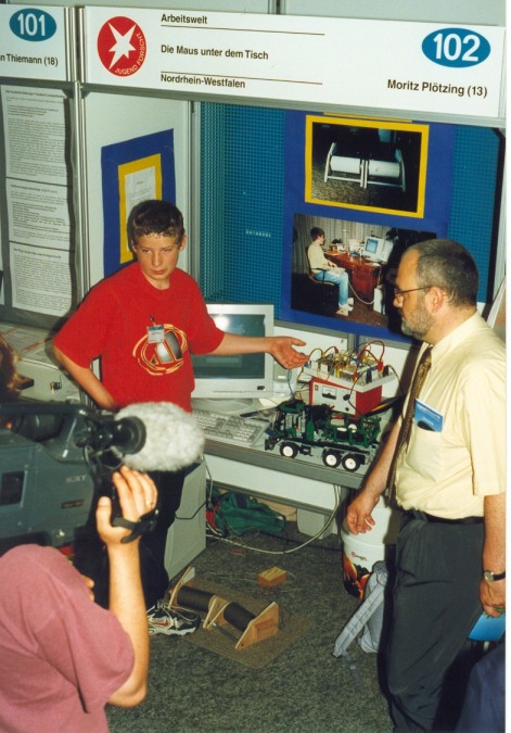 Moritz Plötzing is being interviewed by a TV reporter at the national contest