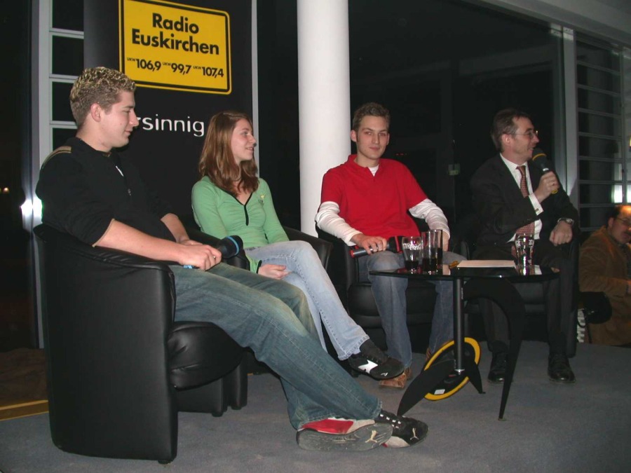 Moritz, Meike and Benedikt are recognized as "People of the Year 2004" by Radio Euskirchen