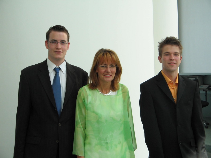Florian und Stefan zusammen mit Bundesbildungsministerin Edelgard Bulmahn