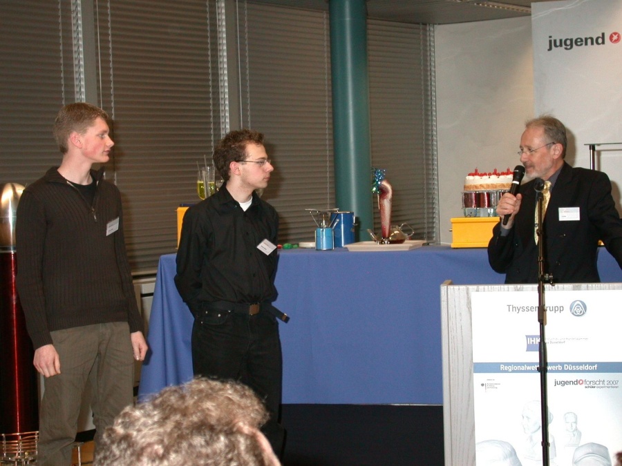 Stefan Hück und Andreas Bülow gewinnen den Regionalwettbewerb im Fachbereich Physik