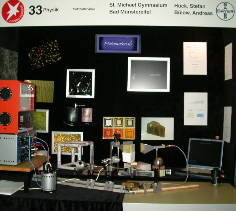 The metamaterials exhibit at the state contest "Jugend forscht" hosted by Bayer in Leverkusen