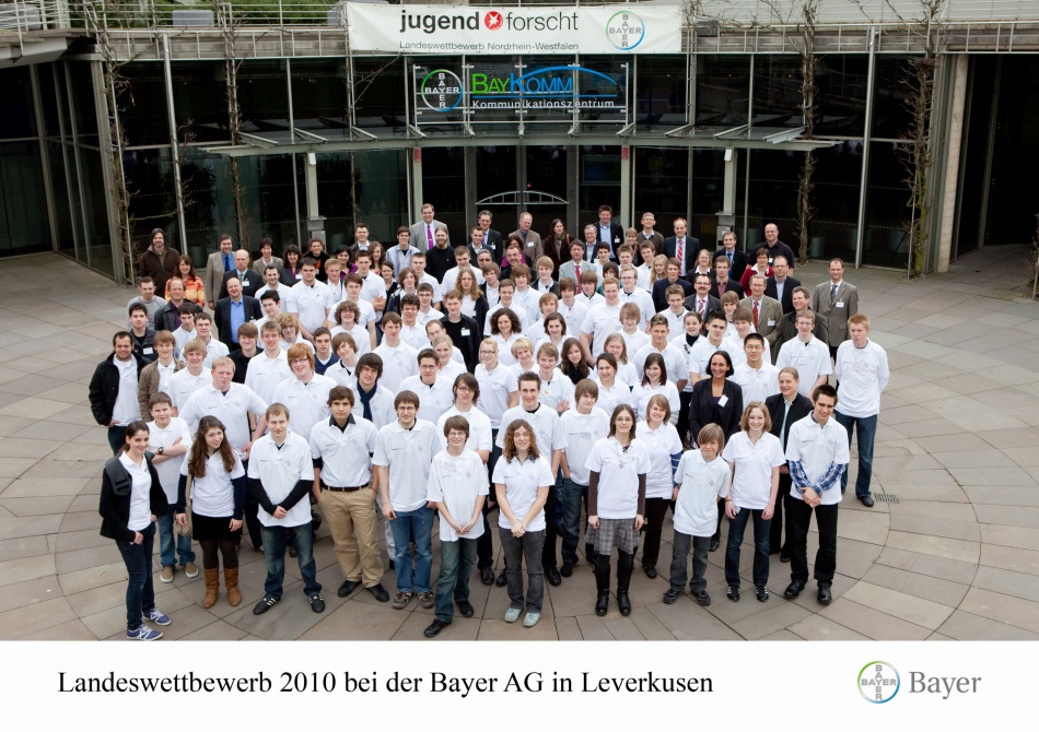 Unter den Teilnehmern des Landeswettbewerbes bei Bayer in Leverkusen sind auch 13 Michaelaner (Quelle: Bayer AG)
