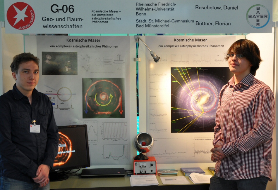 Daniel Reschetow and Florian Büttner present their astrophysics project at the state contest