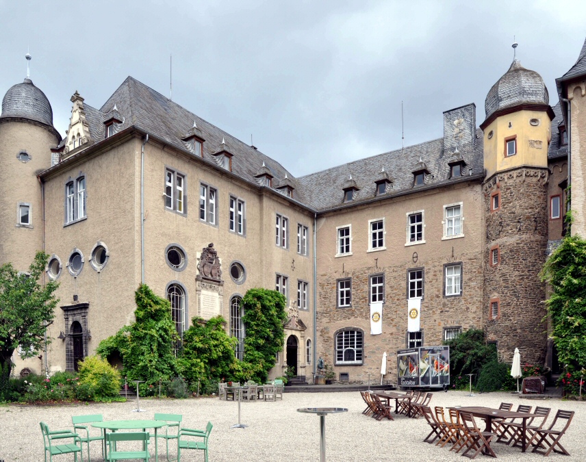 Der Rotary-Schülerwettbewerb "Jugend und Technik 2013" fand auf der Burg Namedy statt