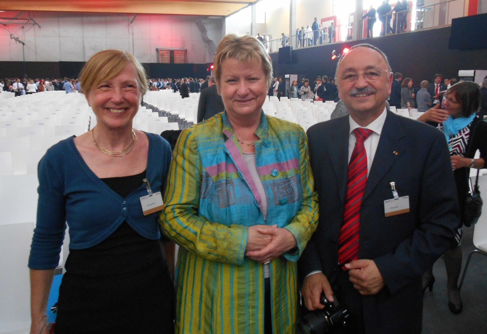 Die Betreuer Veronika und Walter Stein mit Sylvia Löhrmann, Ministerin für Schule und Weiterbildung NRW