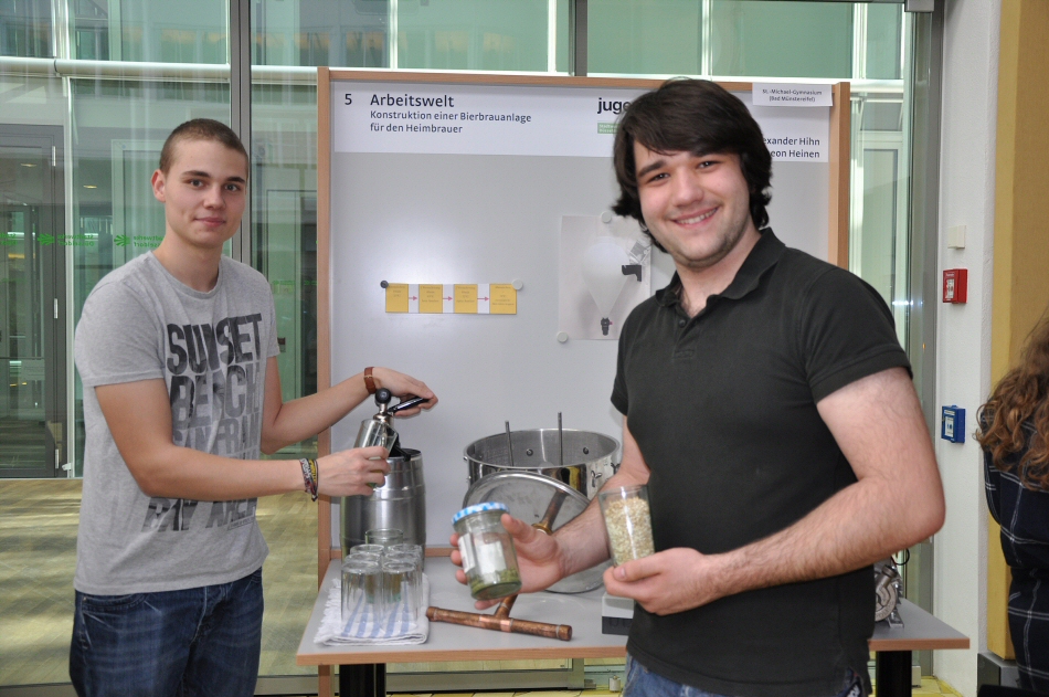 Alexander Hihn and Leon Heinen present their microbrewery at the regional contest in Düsseldorf